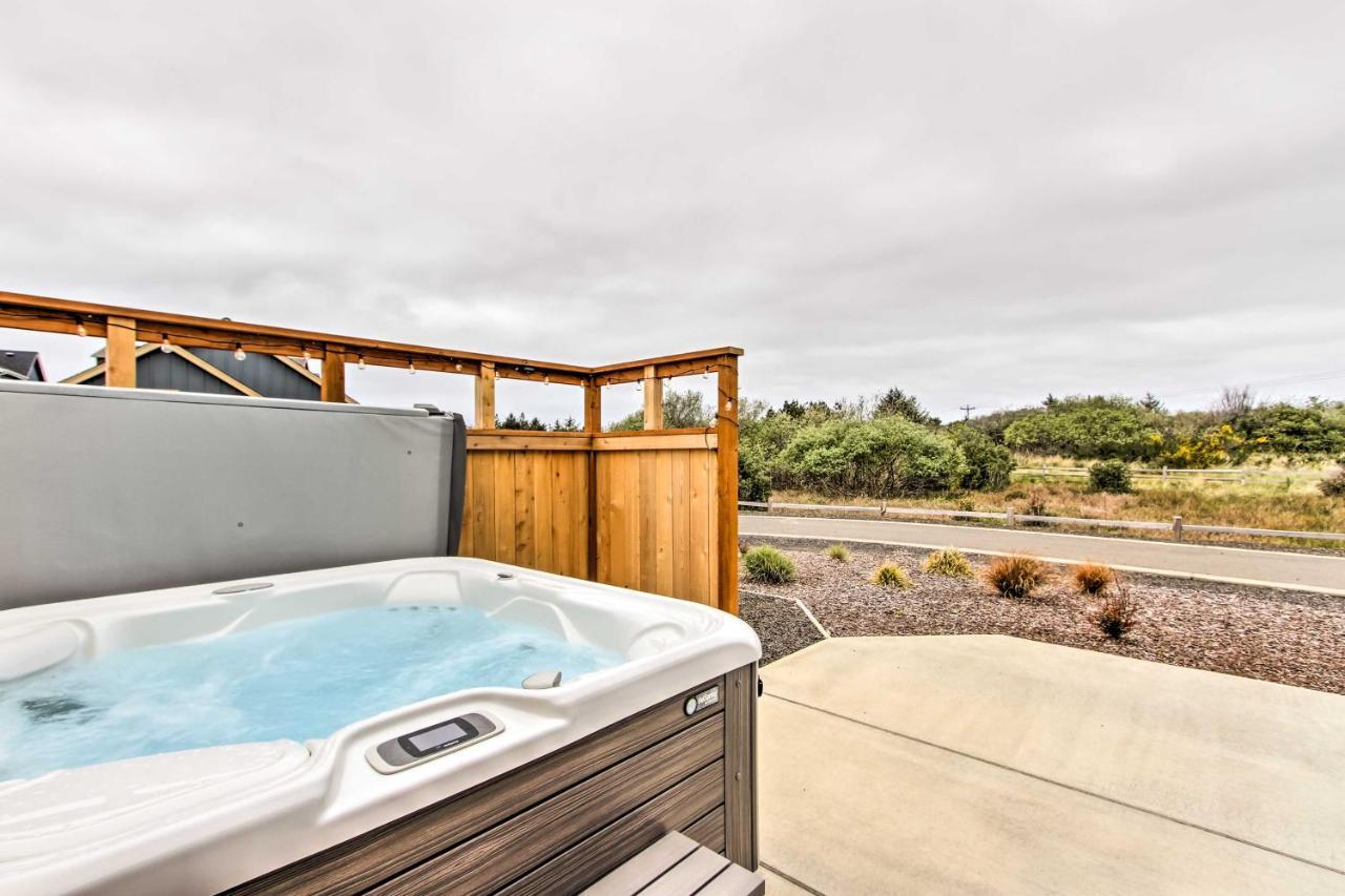 Ocean Shores House With Hot Tub - Walk To Beach Εξωτερικό φωτογραφία